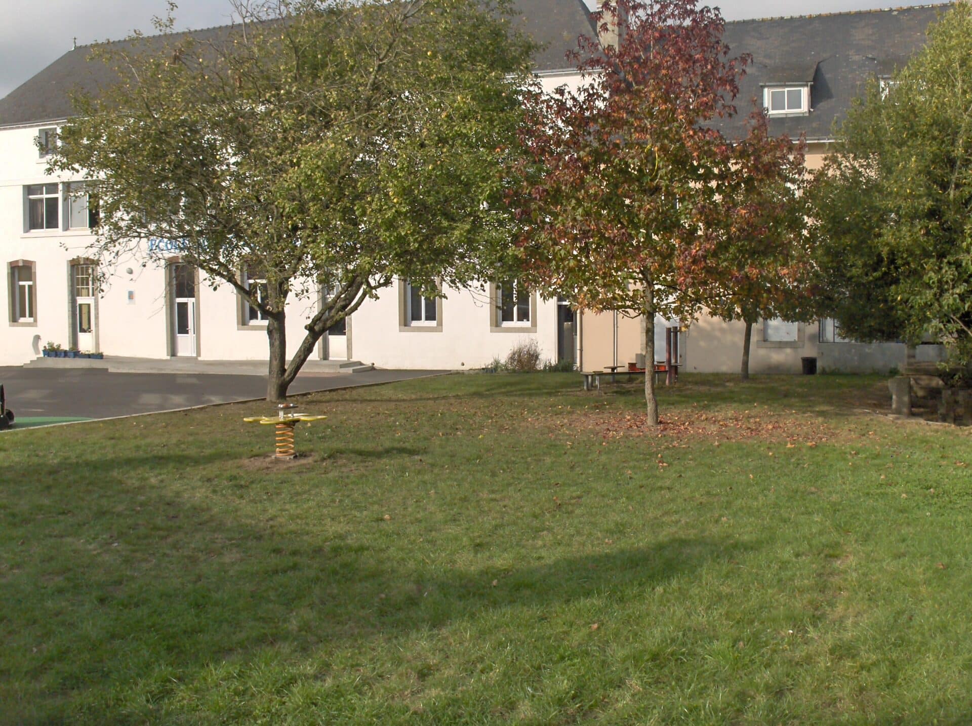 Jardin Ecole Notre Dame de la Garde - CLOHARS CARNOET